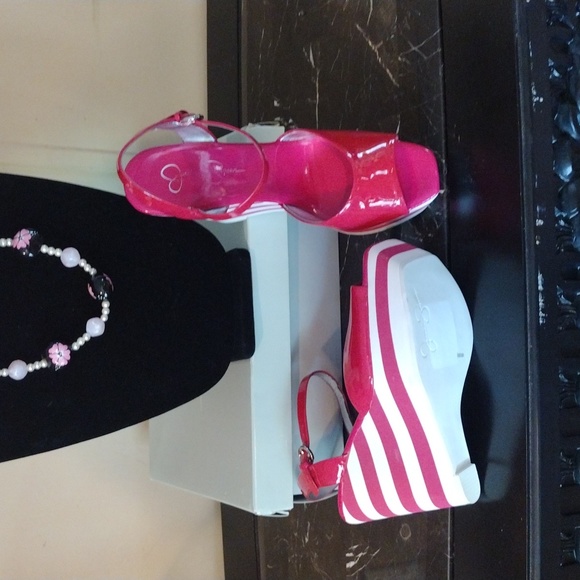 Jessica Simpson Sandals - Picture 4 of 10